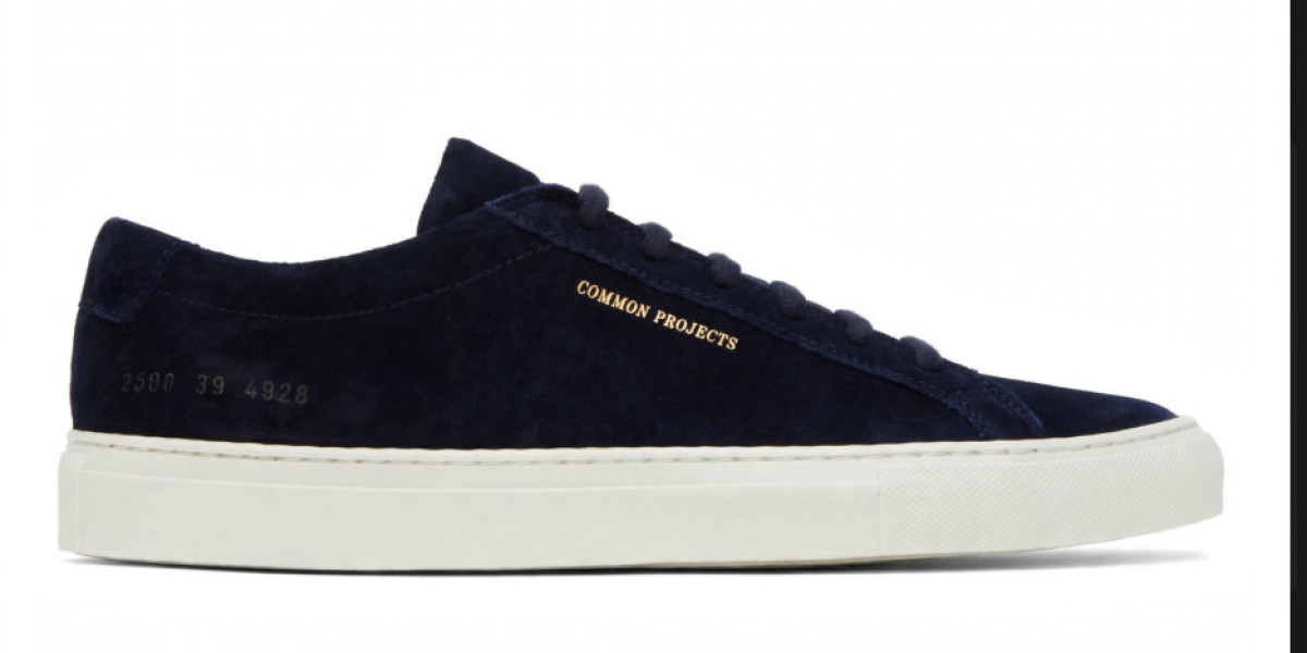 Common Projects: Styling Simple Shoes With Textured Fabrics